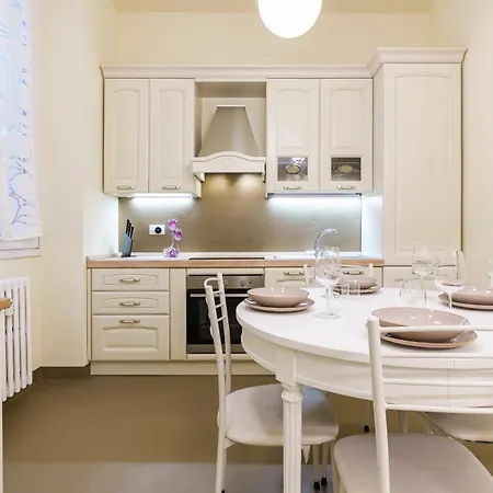 Michelangelo Apartment *
